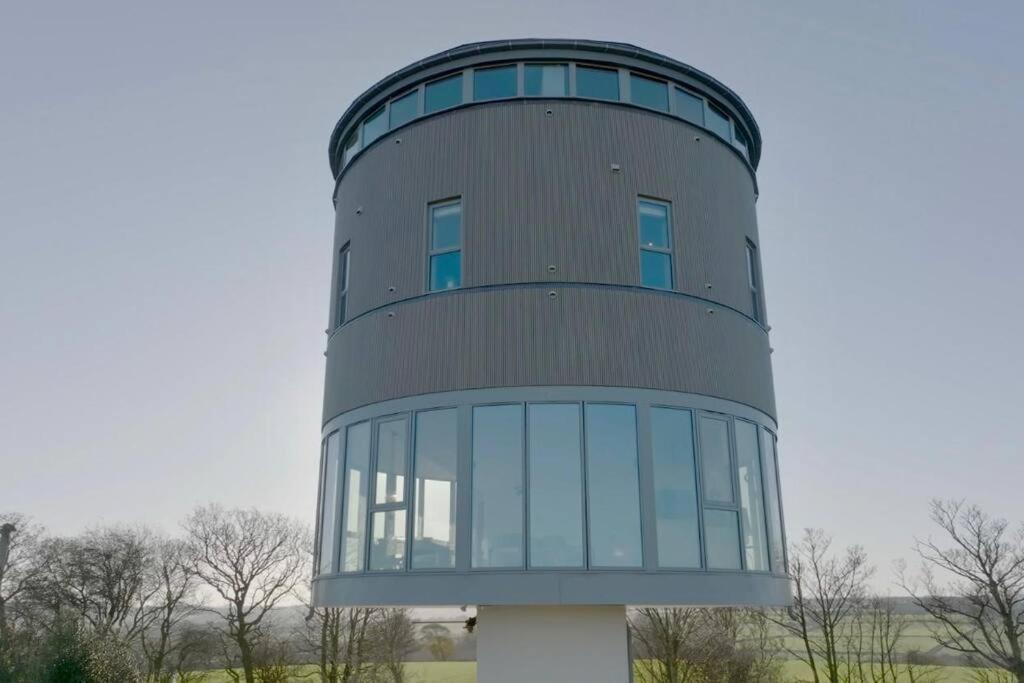 Emley Luxury Converted Water Tower In Flockton 빌라 외부 사진