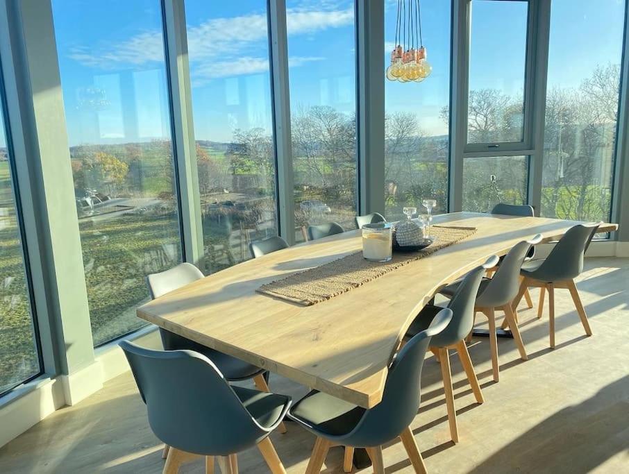 Emley Luxury Converted Water Tower In Flockton 빌라 외부 사진